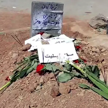سنگ قبر مهسا امینی آرامگاه ژینا گیان تو نامری ناوت بیته ره مز ژینا جان تو نمی میری حجاب اجباری